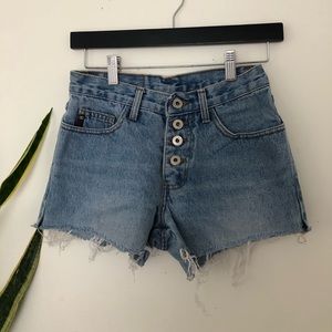 Button fly high waist vintage denim shorts